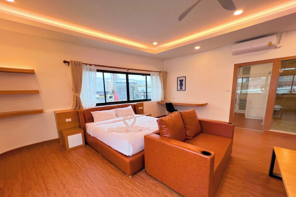 The Lodge Pattaya by ZUZU 12/34