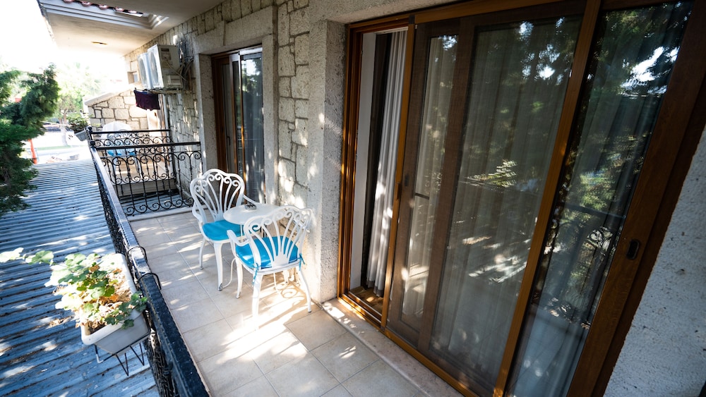 Alacati Private Hotel - Adults Only 9/17