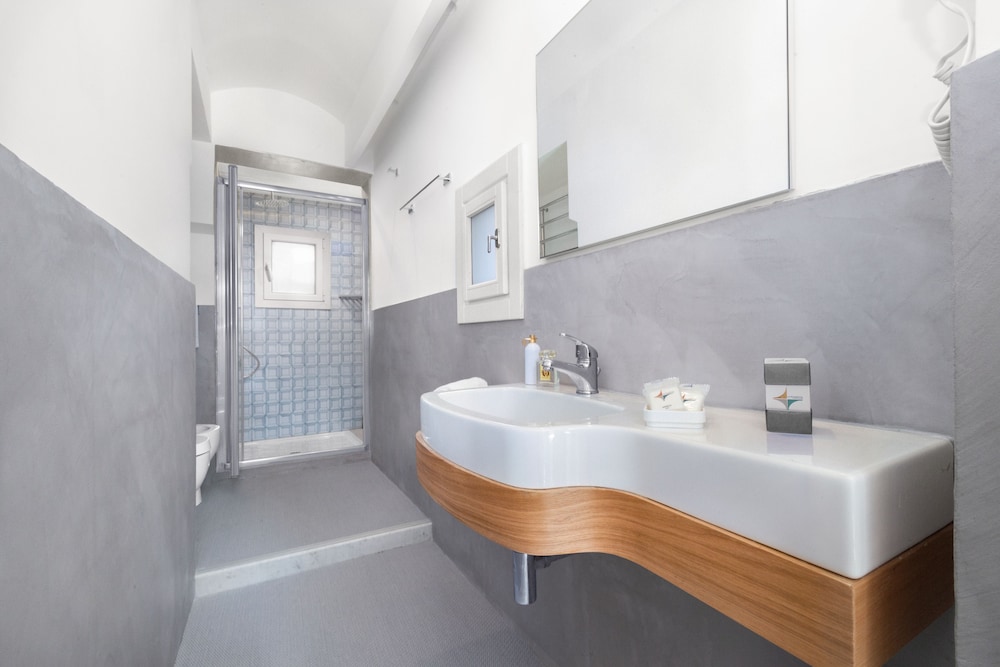La Piazzetta Guest House 37/41