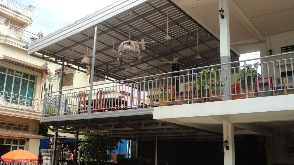 Green Park Village Guesthouse 2/28