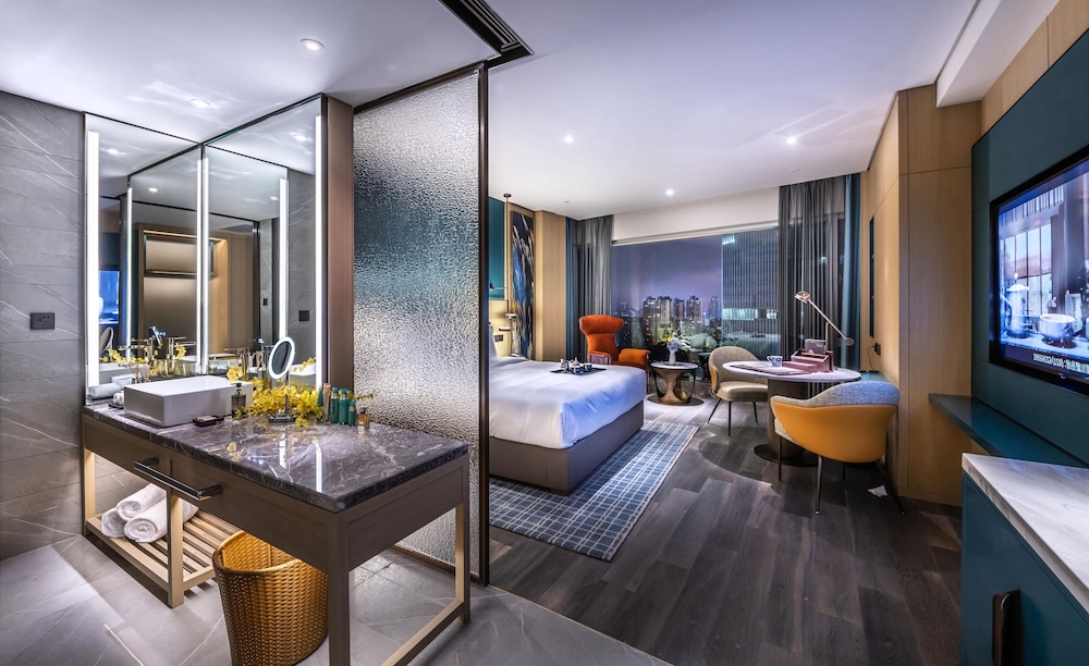 Elegant Hotel (Zhujiang New Town Canton Tower) 44/48