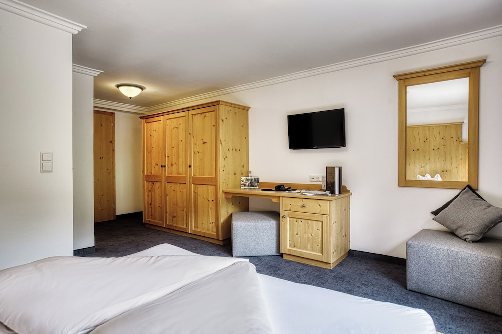 Room, Double Bed, Puradies 8/10
