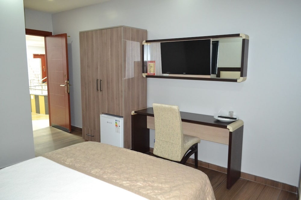 Adana Kucuksaat Hotel 19/37