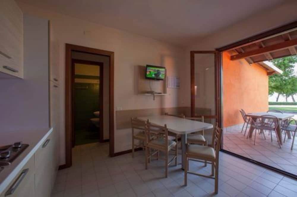 The Garda Village 25/55