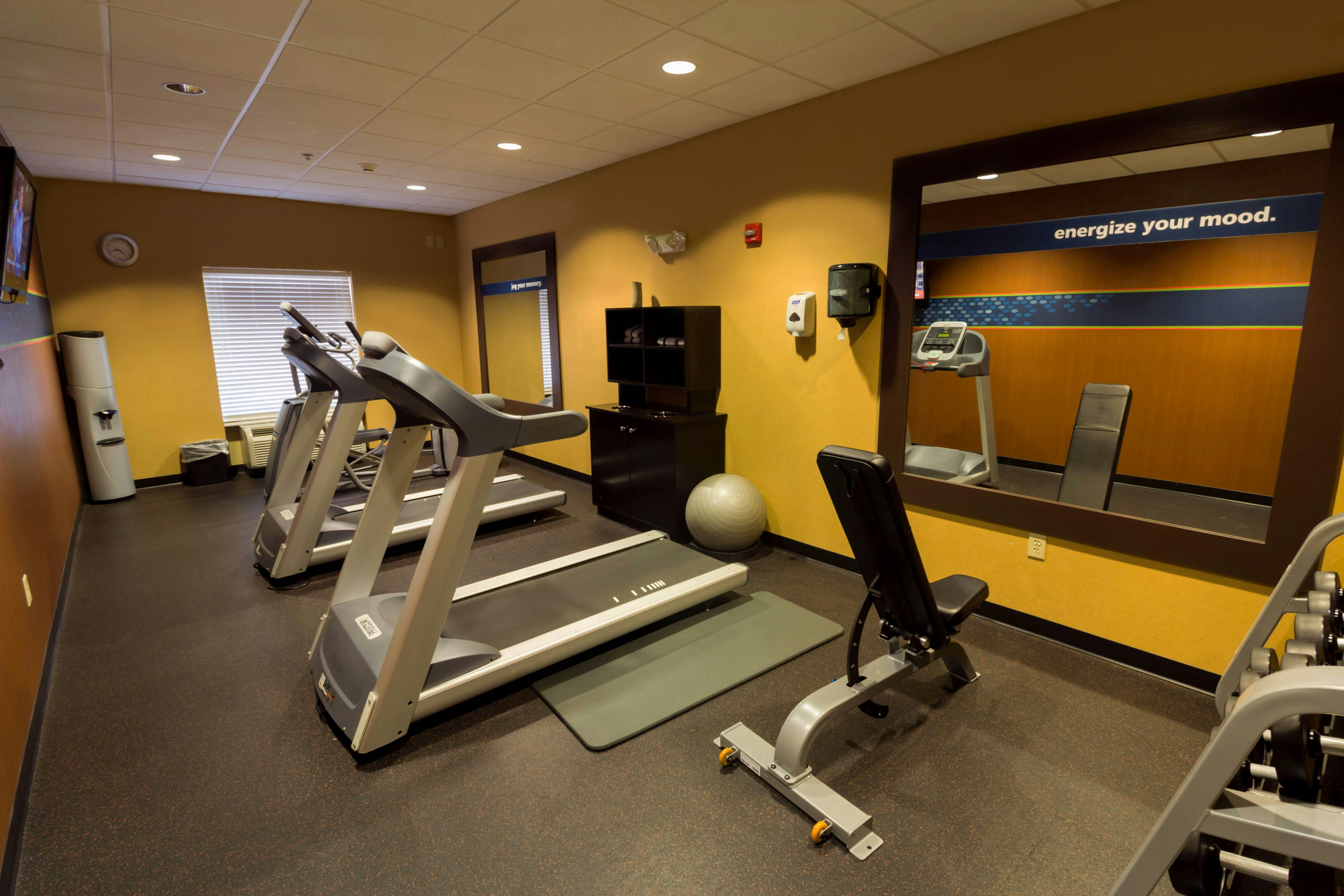 Hampton Inn and Suites Sevierville at Stadium Drive 23/40