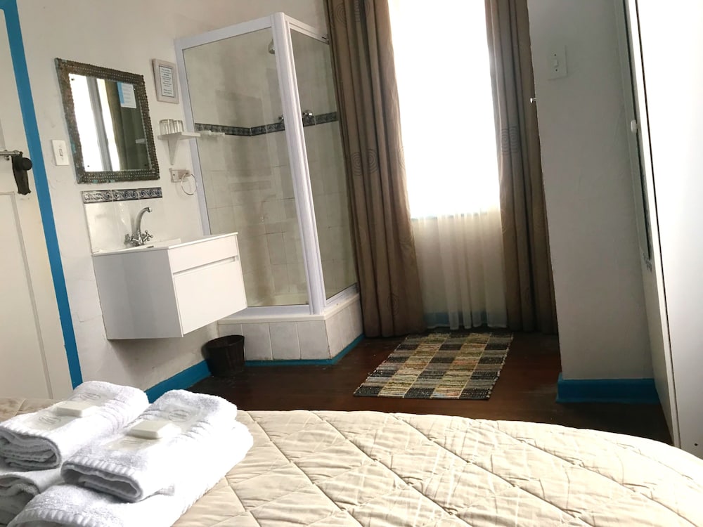 Athenian Villa 10/50
