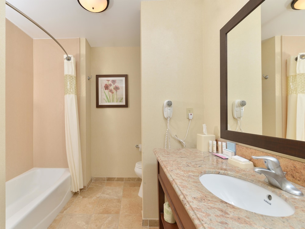 Hampton Inn Muscatine 10/35
