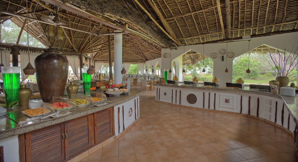 Bluebay Beach Resort & Spa 7/52