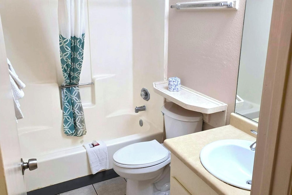 Sands Inn & Suites Lake Havasu City 58/60