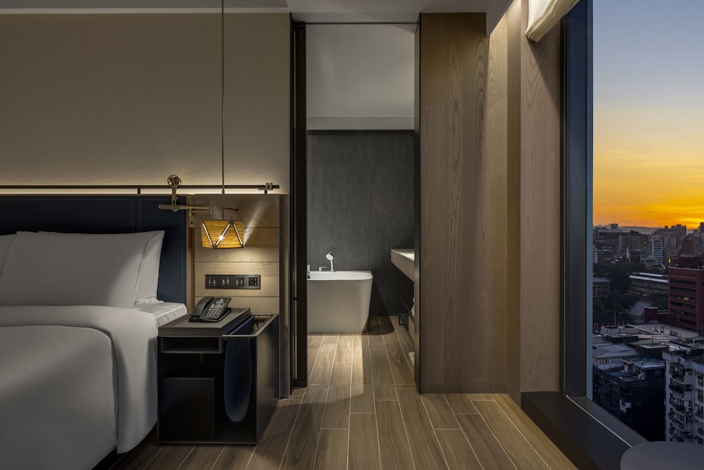 Hotel Resonance Taipei, Tapestry Collection by Hilton 12/37