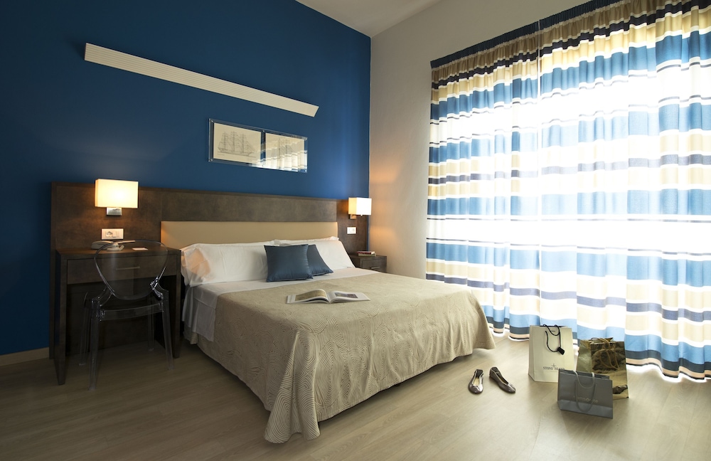 HOTEL GIULIA 24/74