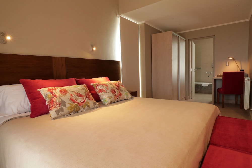 Gaia Lodge 8/43