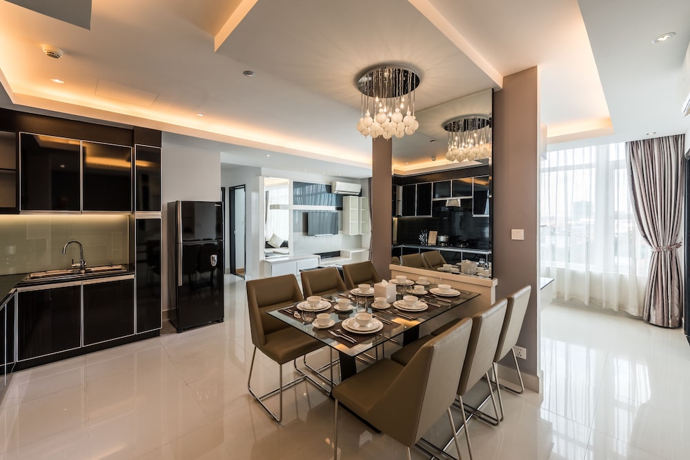 Naki Suites At Silvertown 32/49