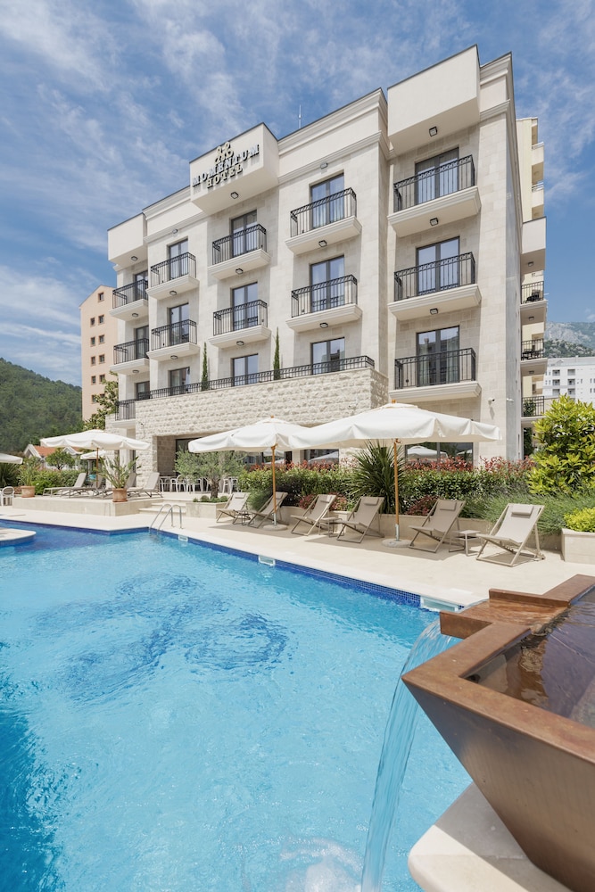 BOUTIQUE HOTEL MOMENTUM by Aycon in BUDVA