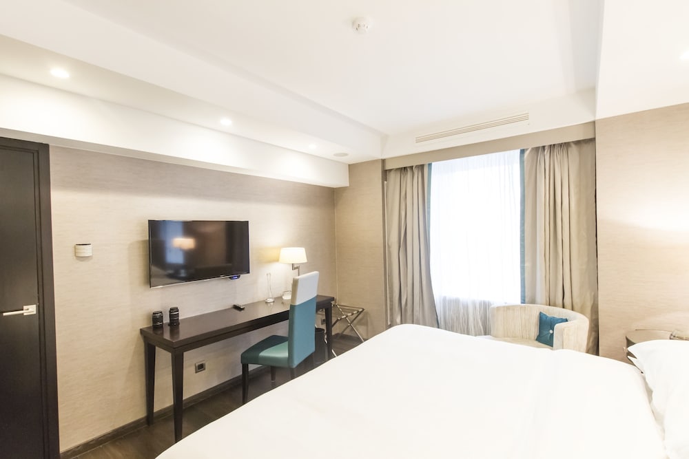 Sheraton Bucharest Hotel 16/48