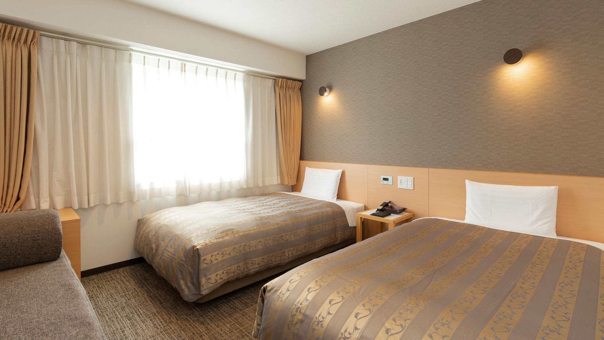 ROOM, TWIN BEDS
