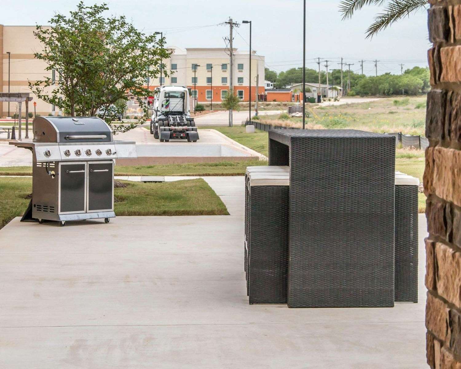 MainStay Suites Cotulla 11/37
