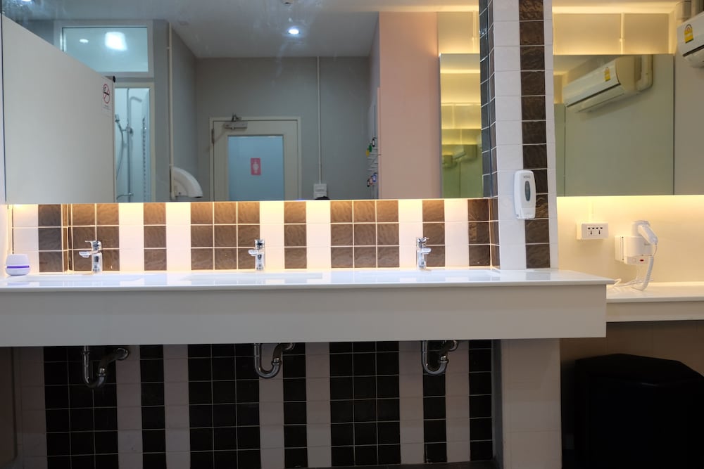 Siam Stadium Hostel 54/54