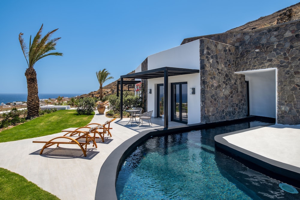 Palm Island Suites Santorini 50/66
