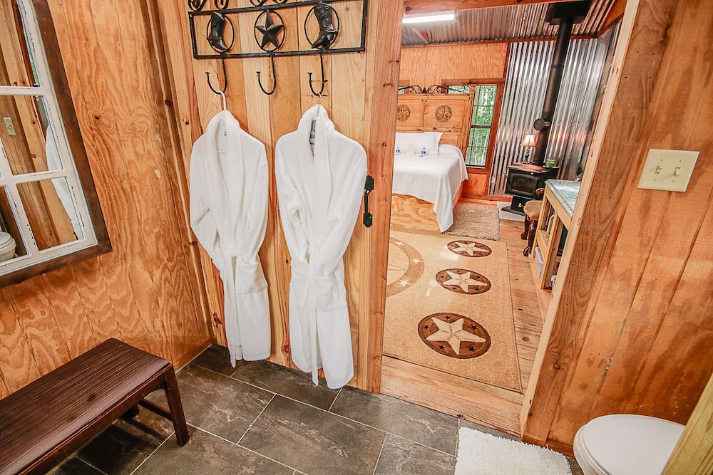 Cora s Cabins 6/50