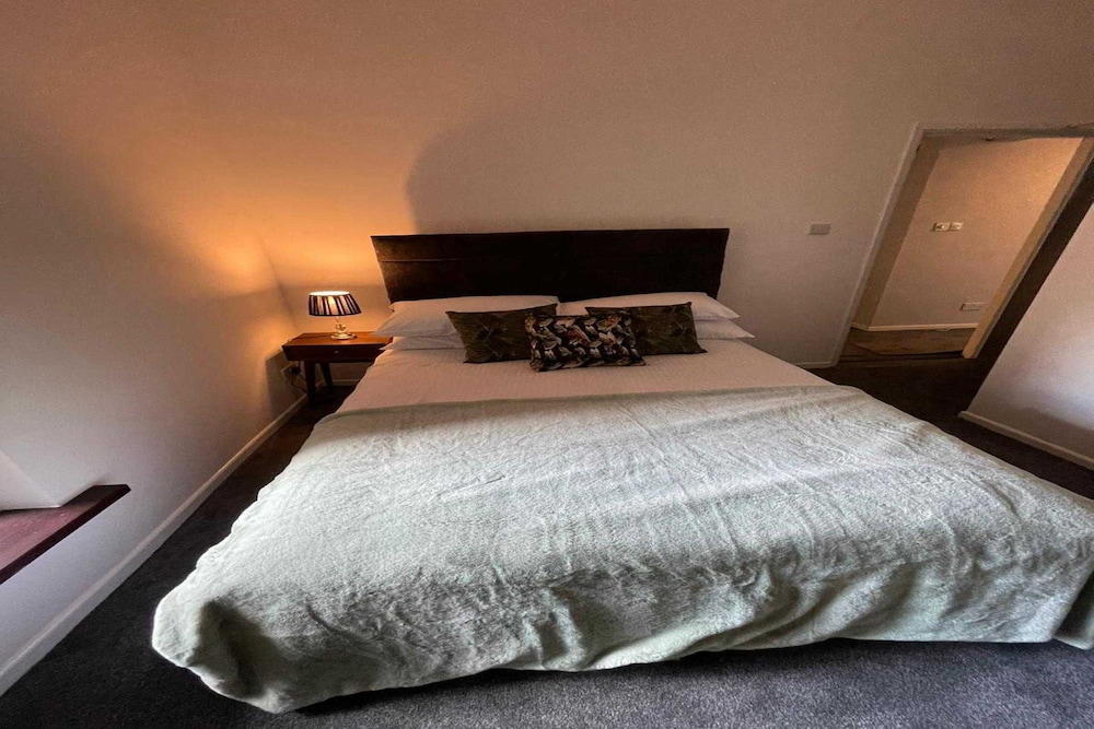 Cavehill Castle Hotel 8/18
