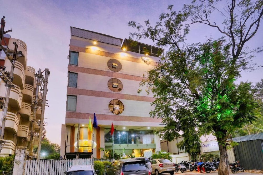 AMRIT RESIDENCY 2/31