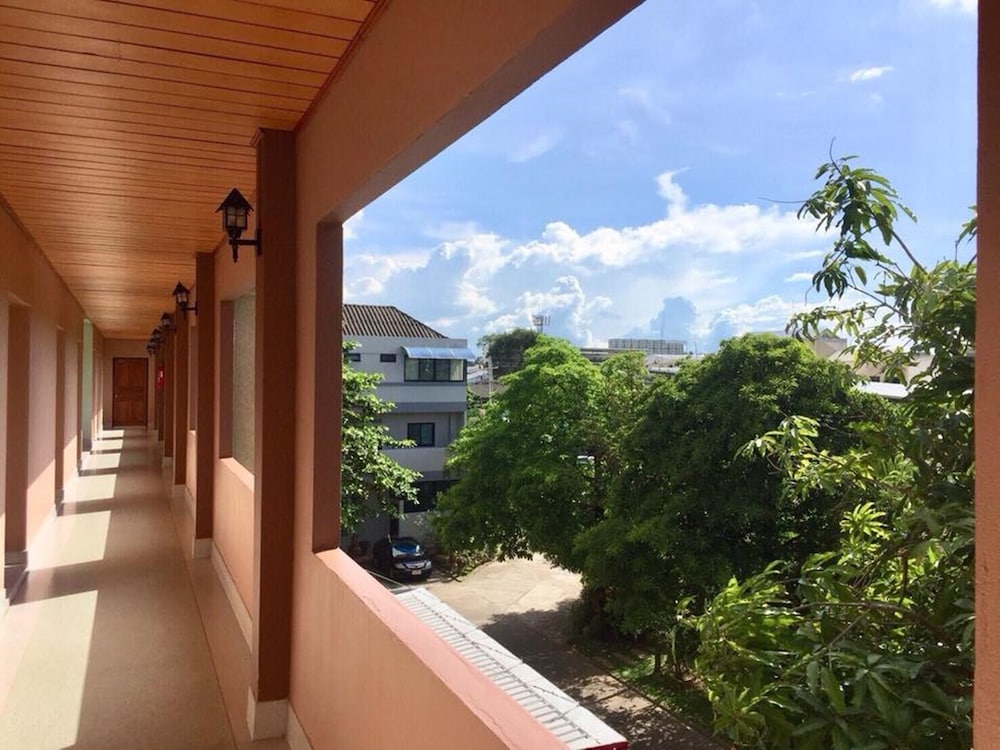 Srisomthai Hotel 25/66