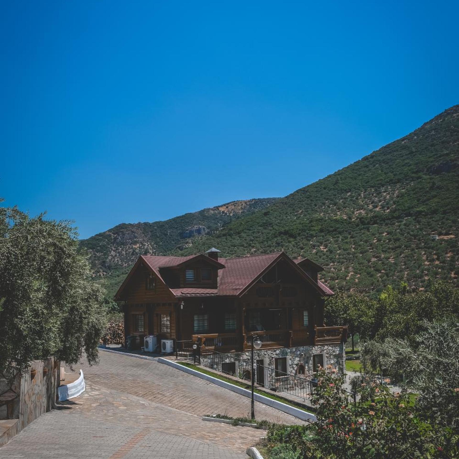 Natureland Efes Pension 6/56