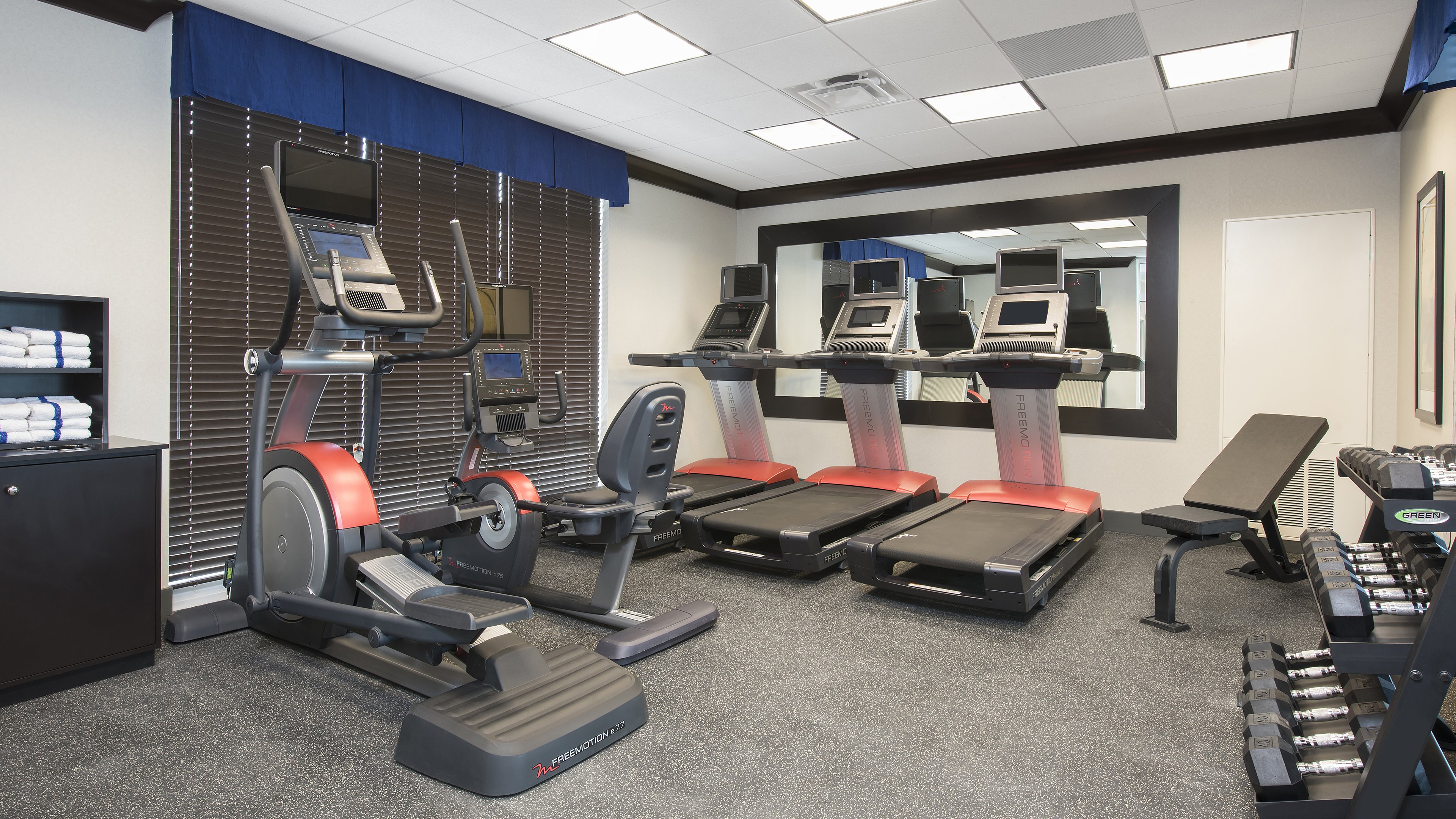 Holiday Inn Indianapolis Airport 39/66