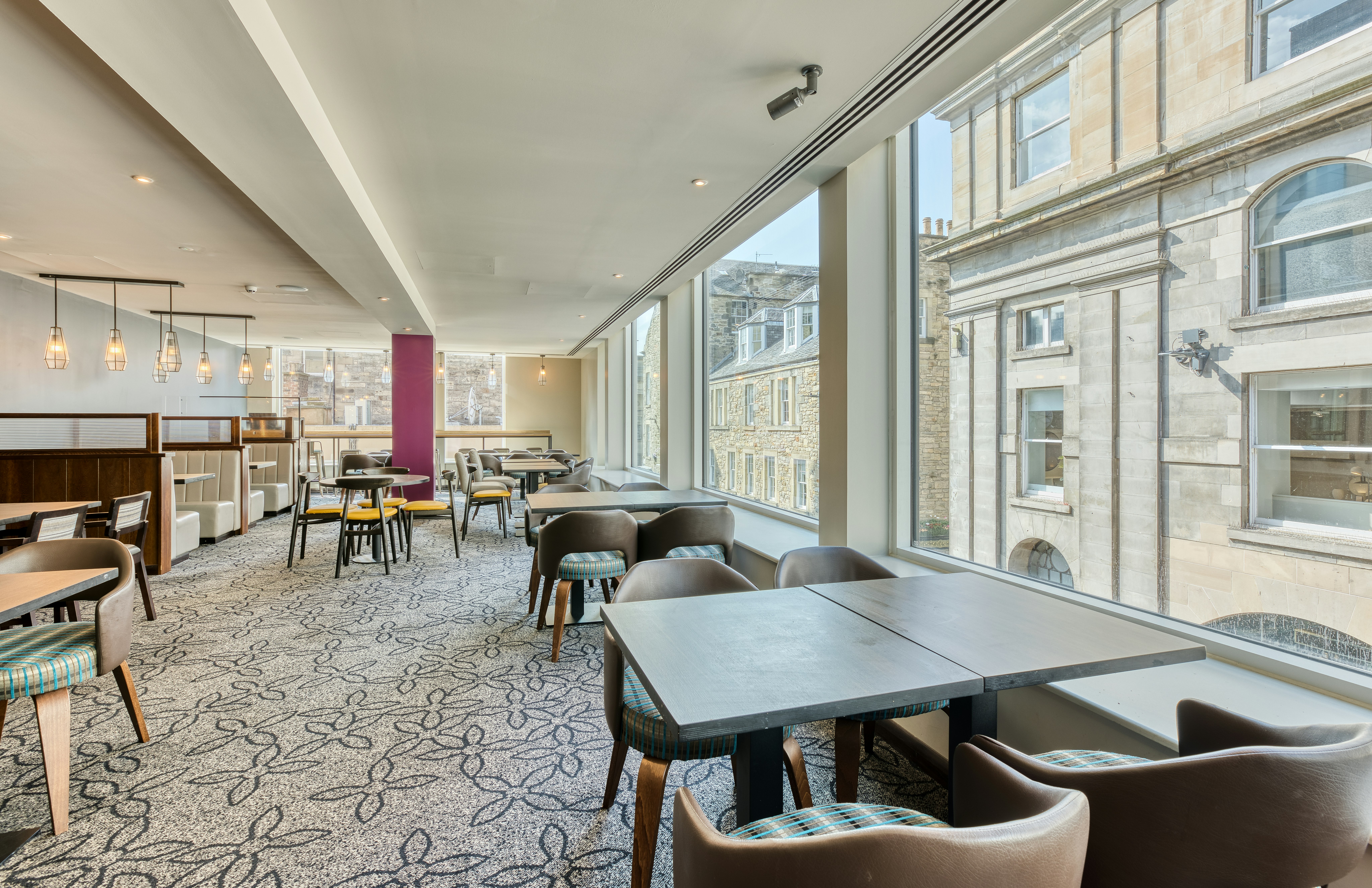 Premier Inn Edinburgh City Centre (Waverley) Hotel 28/34