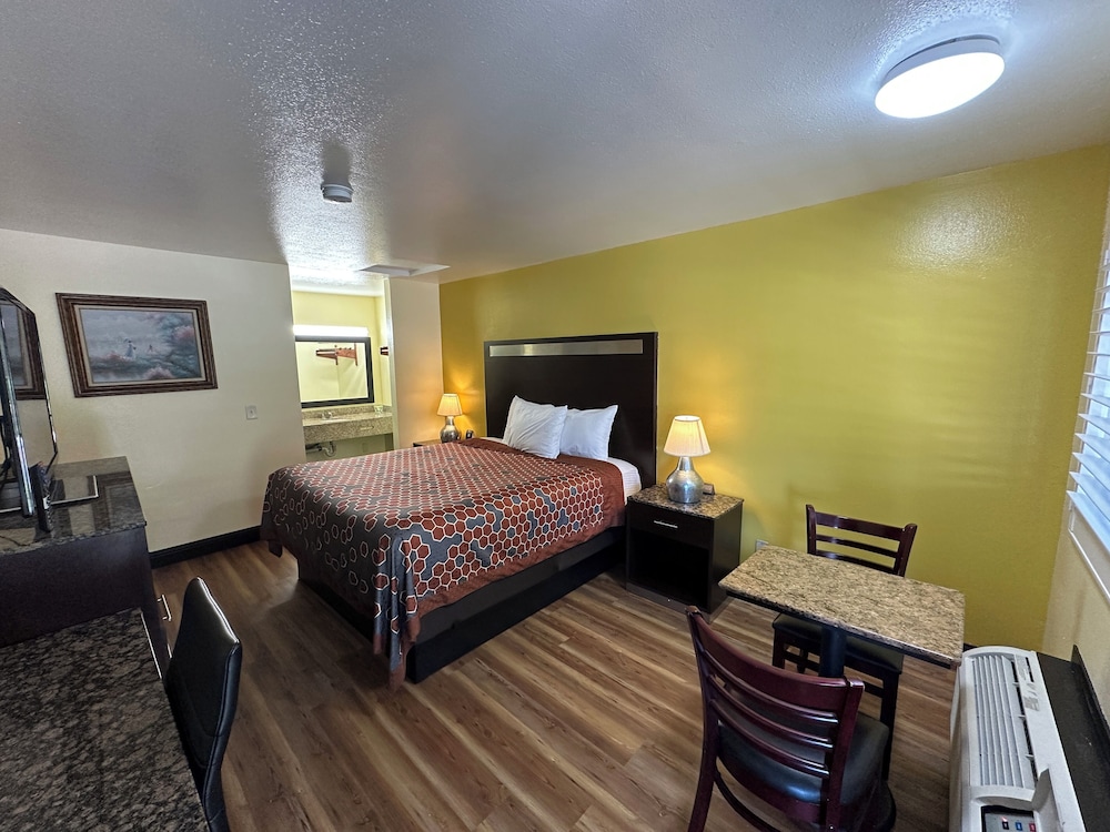 Crossroads Inn 19/39