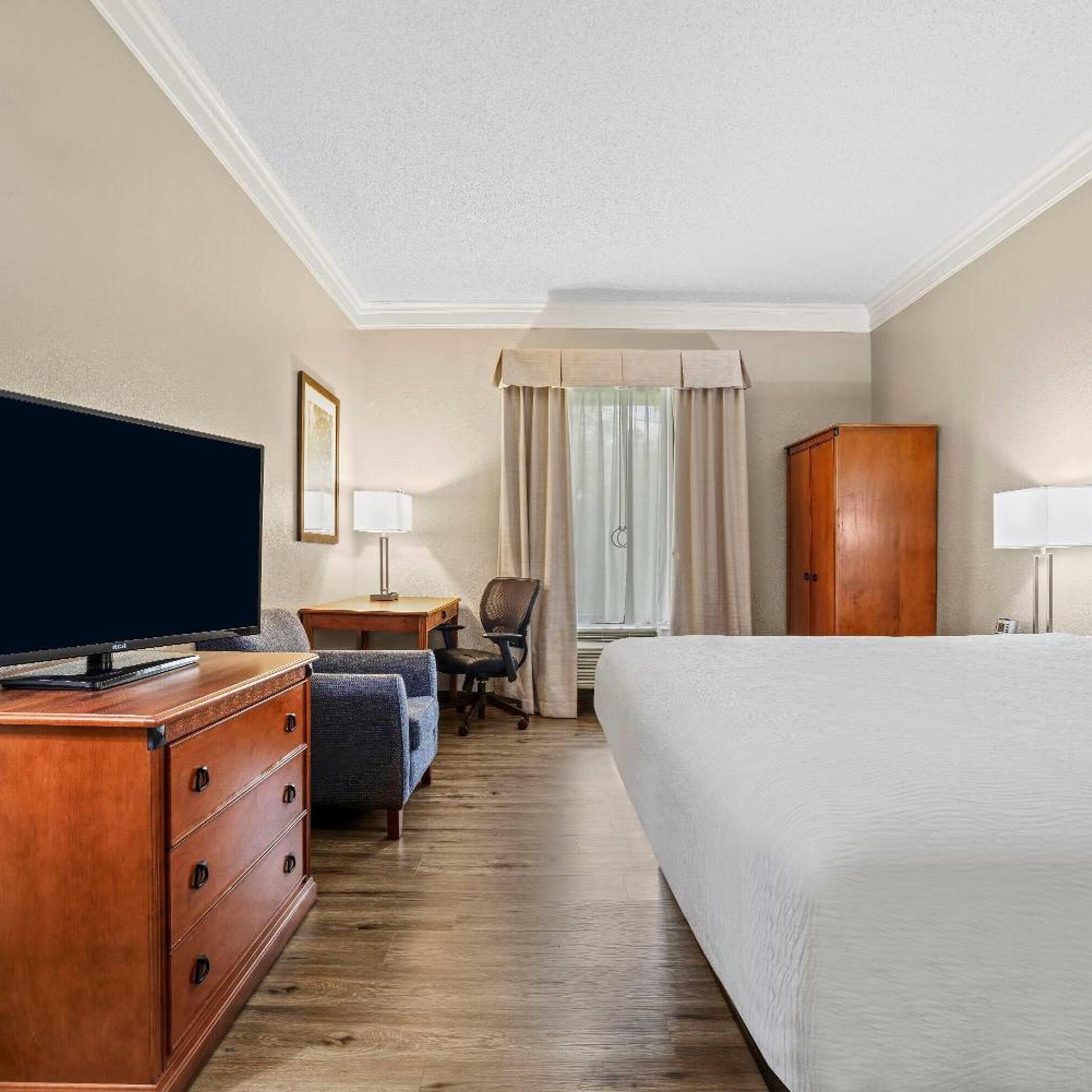 Deluxe, King Bed, Accessible