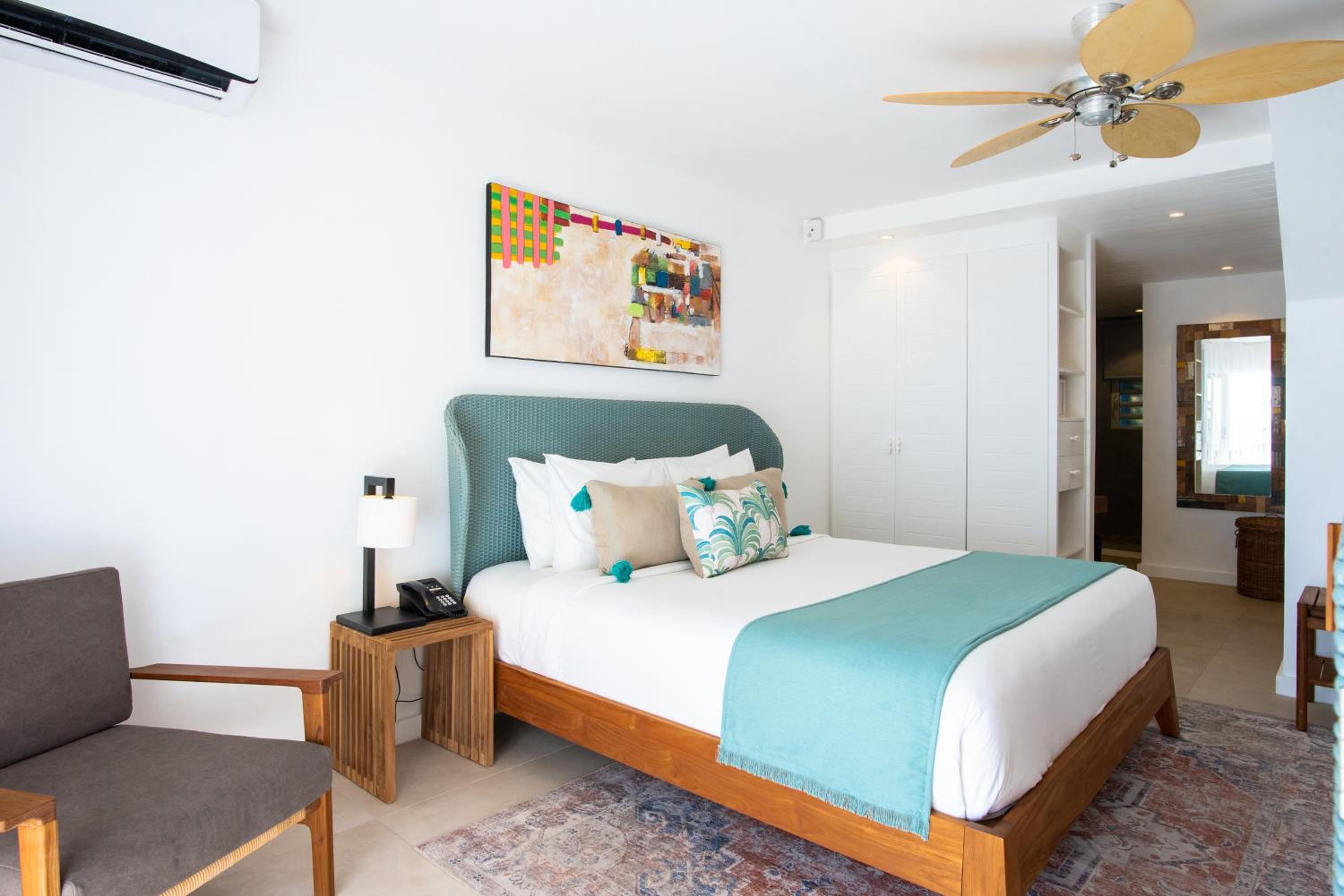 Deluxe Room Beachfront