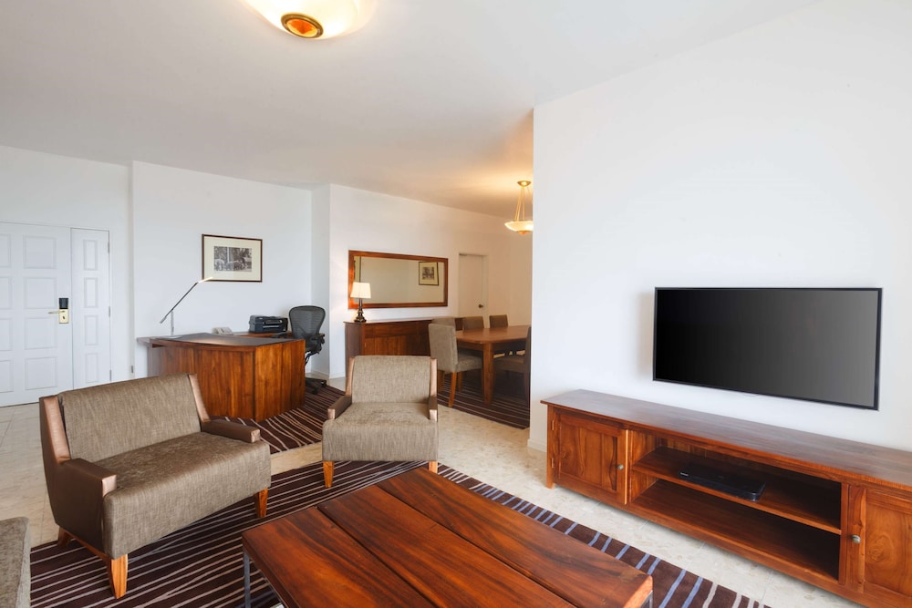 Hilton Colombo Residence 54/83