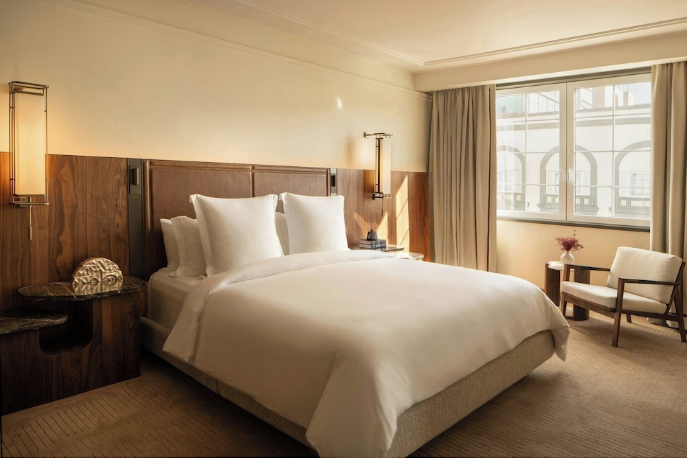 1 BEDROOM, SUITE