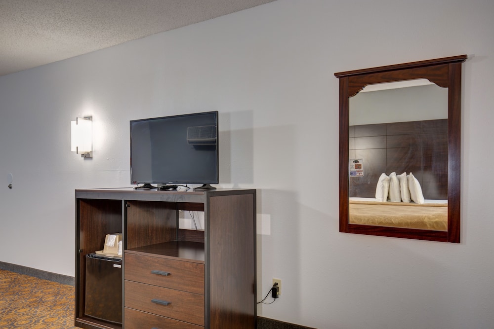 Howard Johnson by Wyndham Branson Theatre District 9/59