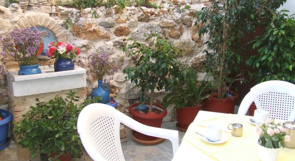 Hotel Eleftheria 35/45