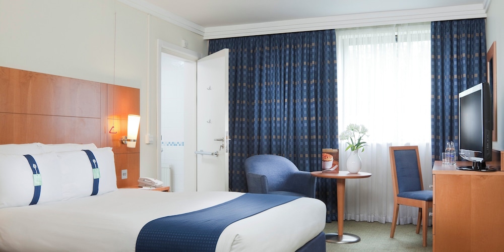 HOLIDAY INN MAIDENHEAD-WINDSOR 14/50