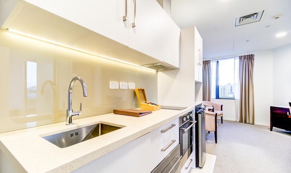 Vr Queen Street Hotel And Suite 51/63