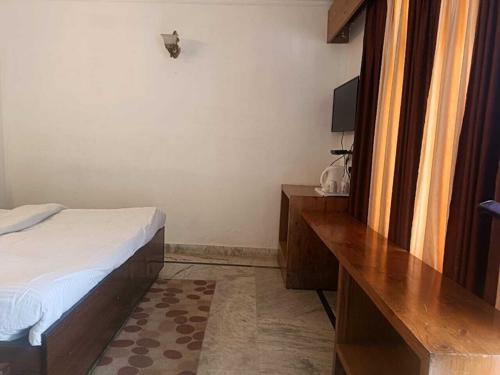 Hotel Sunshine Dharamshala 16/52
