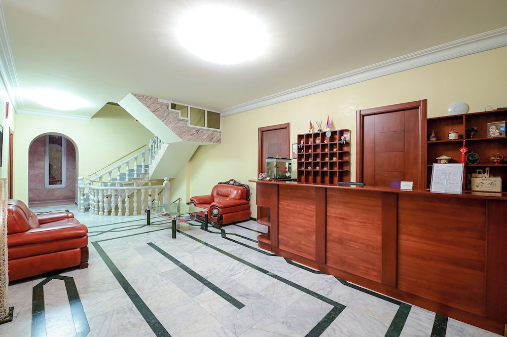 Mia Casa Hotel 5/50