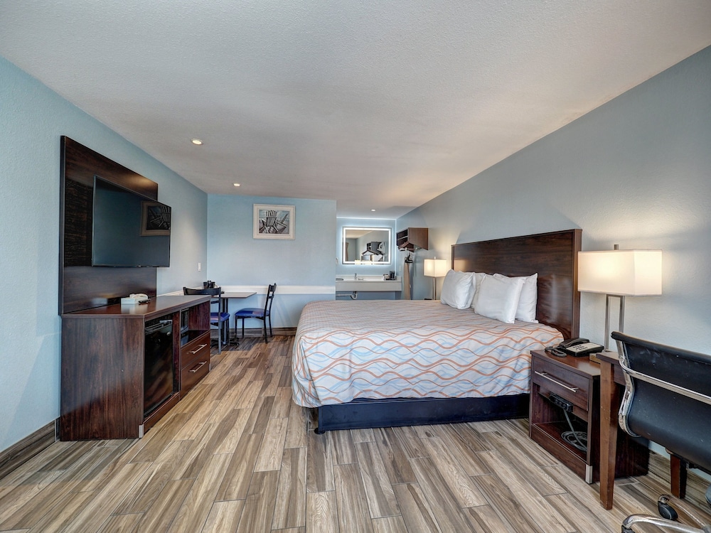 Oceans Edge Hotel, Port Aransas,TX (ex Red Roof Inn Port Aransas) 24/62