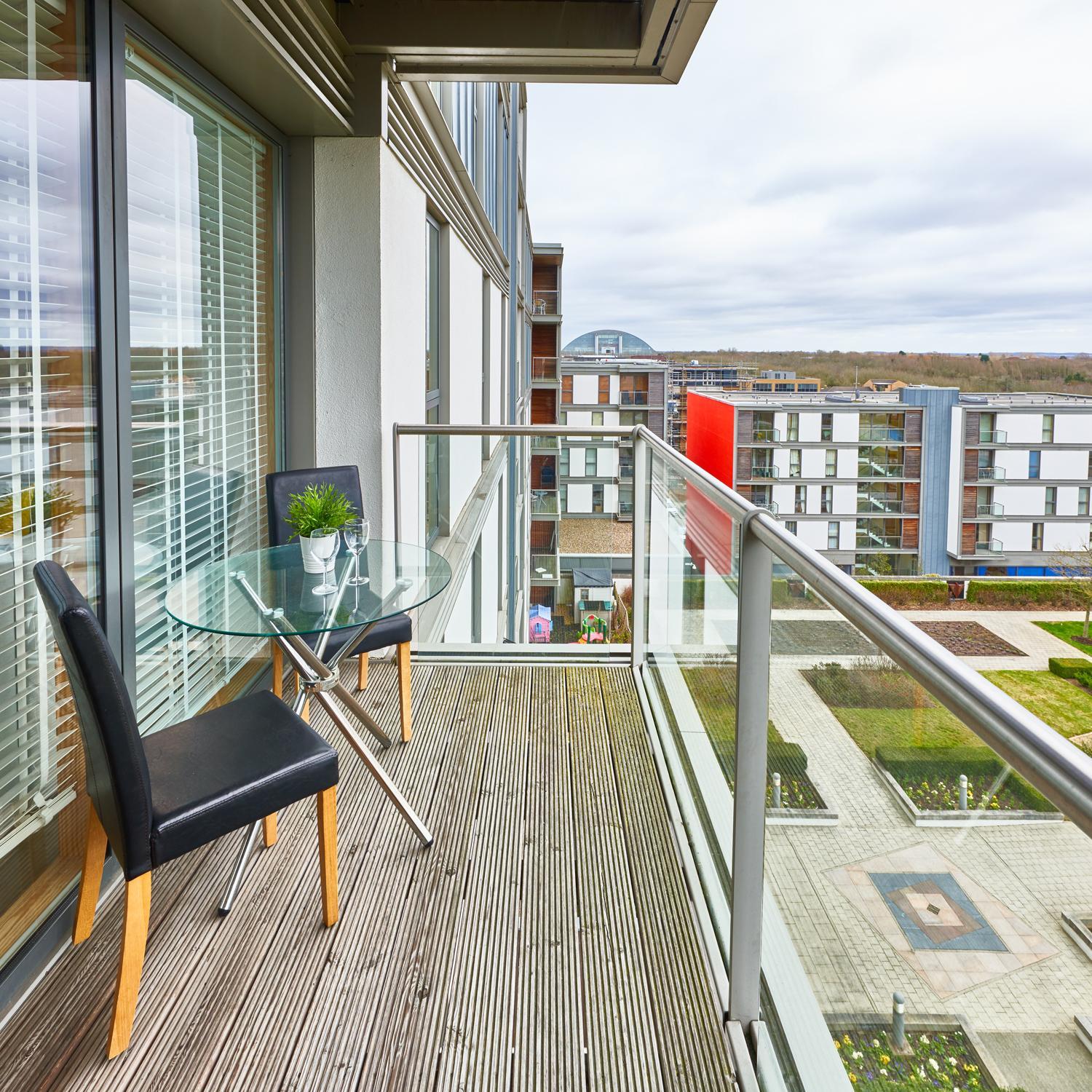 VIZION SERVICED APARTMENTS 40/50