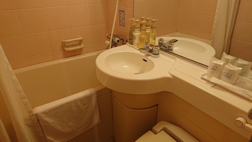 Okayama Square Hotel 56/58