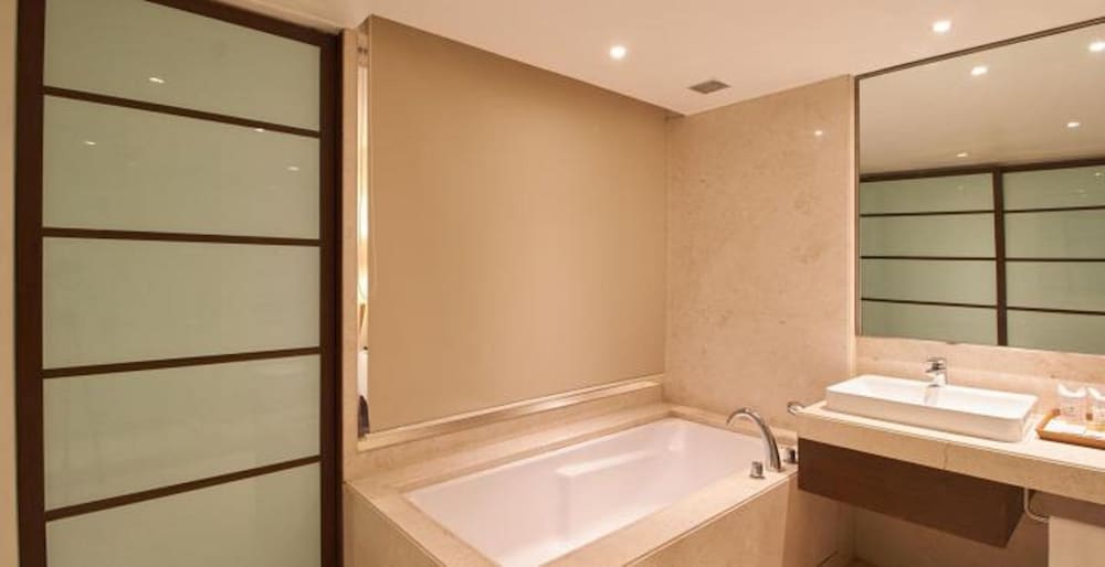 Platinum Hotel 41/43