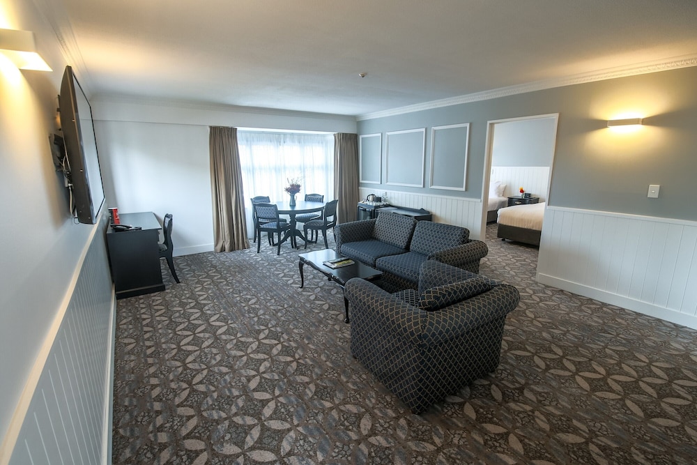 Scenic Hotel Cotswold 40/69
