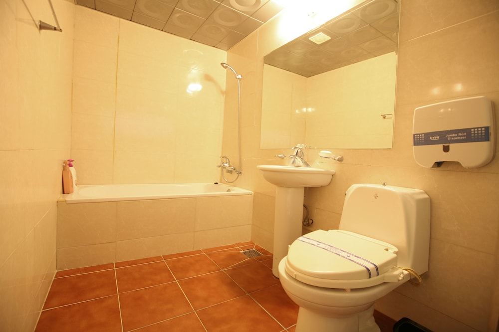 Hotel New World 24/49