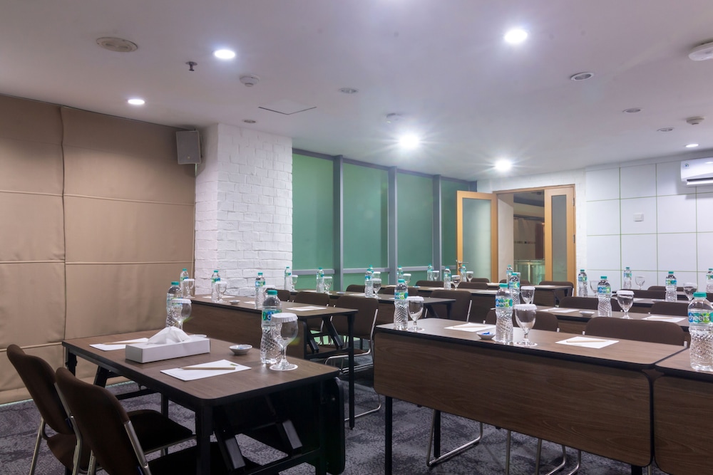 Maxonehotels At Sabang 39/50