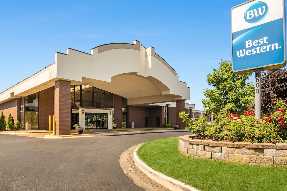 AmericInn by Wyndham Grand Rapids Airport North 6/62