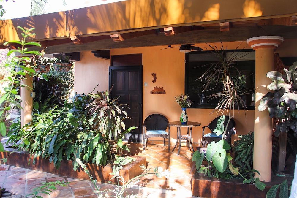 Casamar Suites 2/50